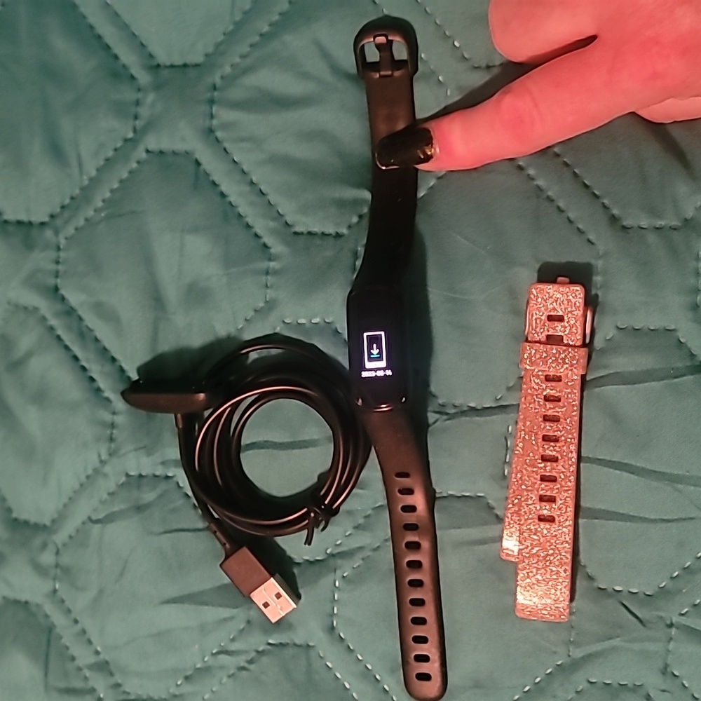 Fitbit Bundle - Inspire 3 Fitness Tracker, 2‎ Bands, 1 Charger Not For Swimming!